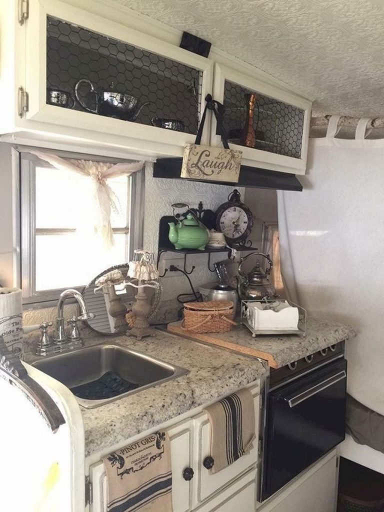 Marvelous Farmhouse Rv Makeover Ideas You Can Do