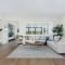 Elegant Coastal Themes For Your Living Room Design 24