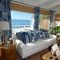 Elegant Coastal Themes For Your Living Room Design 29