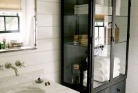 Astonishing Storage Ideas For Small Bathroom 39