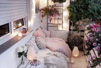 Best Ideas To Change Your Balcony Decor Into A Romantic Design 05