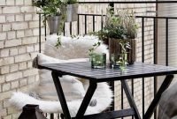 Best Ideas To Change Your Balcony Decor Into A Romantic Design 15