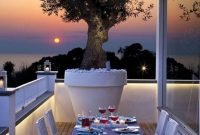Best Ideas To Change Your Balcony Decor Into A Romantic Design 49