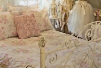 Cute Shabby Chic Bedroom Design Ideas For Your Daughter 12
