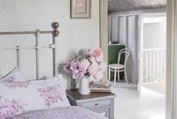 Cute Shabby Chic Bedroom Design Ideas For Your Daughter 29
