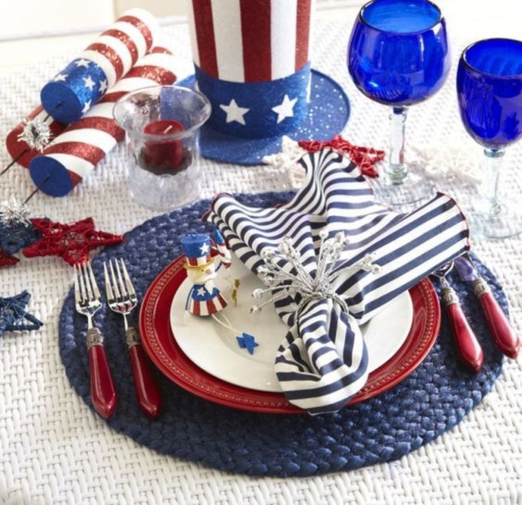 Fascinating 4th Of July Decoration Ideas For Your Dining Room 45