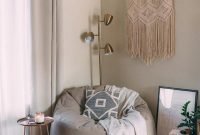 Inspiring Reading Room Decoration Ideas To Make You Cozy 31