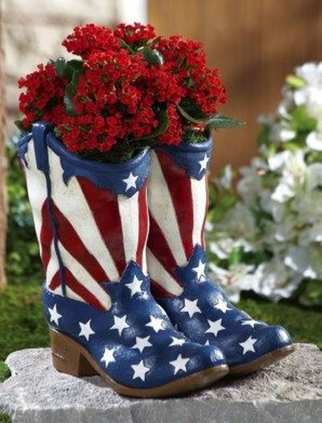 Simple And Pratiotic 4th Of July Decoration Ideas 01