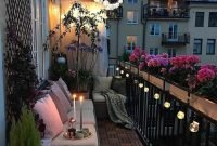 Stunning Balcony Decoration Ideas With Seating Areas 04