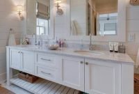 Stylish Coastal Bathroom Remodel Design Ideas 31