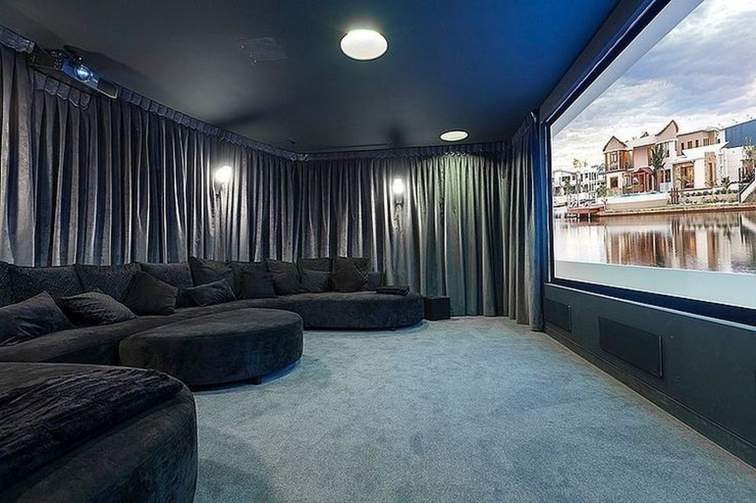 Best Small Movie Room Design For Your Happiness Family 46