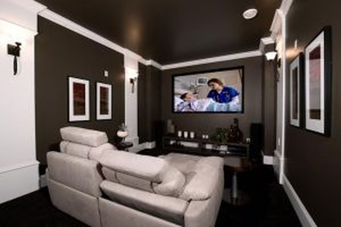 Best Small Movie Room Design For Your Happiness Family 48