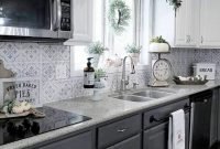 Easy Grey Kitchen Cabinets Ideas For Your Kitchen 41