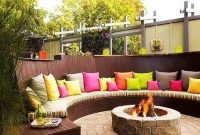 Marvelous Outdoor Fire Pit Ideas To Enjoying This Summer 24