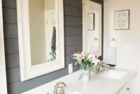 Amazing Bathroom Decor Ideas With Farmhouse Style 10