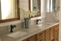 Amazing Bathroom Decor Ideas With Farmhouse Style 37