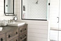 Amazing Bathroom Decor Ideas With Farmhouse Style 43