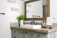 Amazing Bathroom Decor Ideas With Farmhouse Style 44
