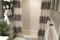 Amazing Bathroom Decor Ideas With Farmhouse Style 49