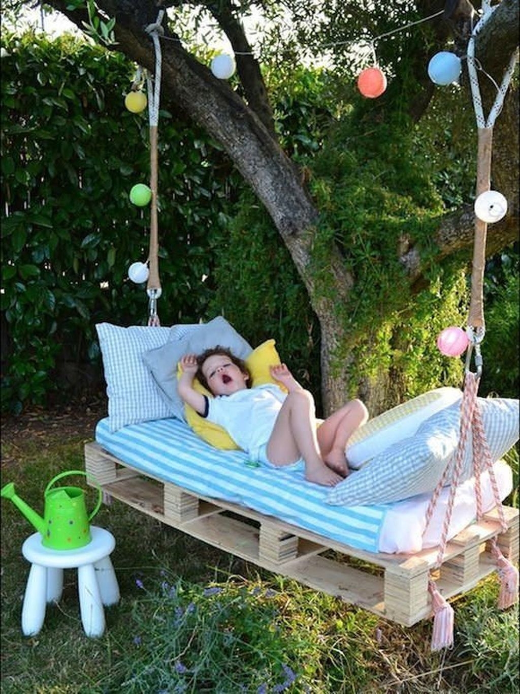 Best DIY Outdoor Furniture Ideas You Can Put In Garden 10