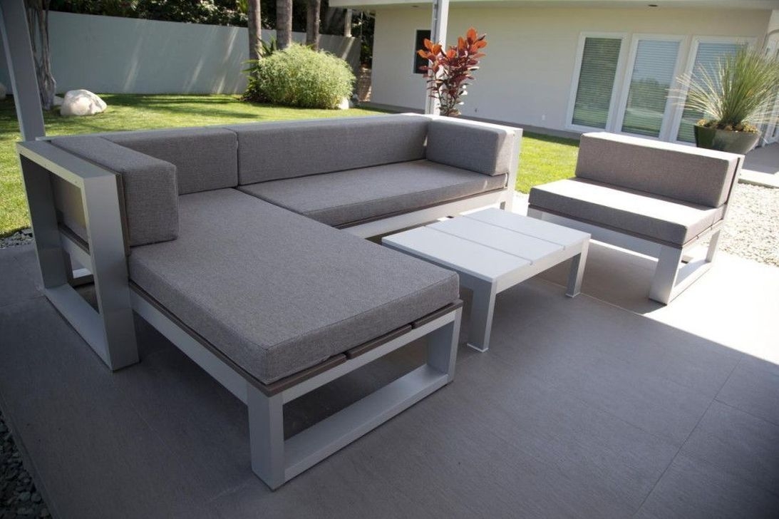 Best DIY Outdoor Furniture Ideas You Can Put In Garden 34