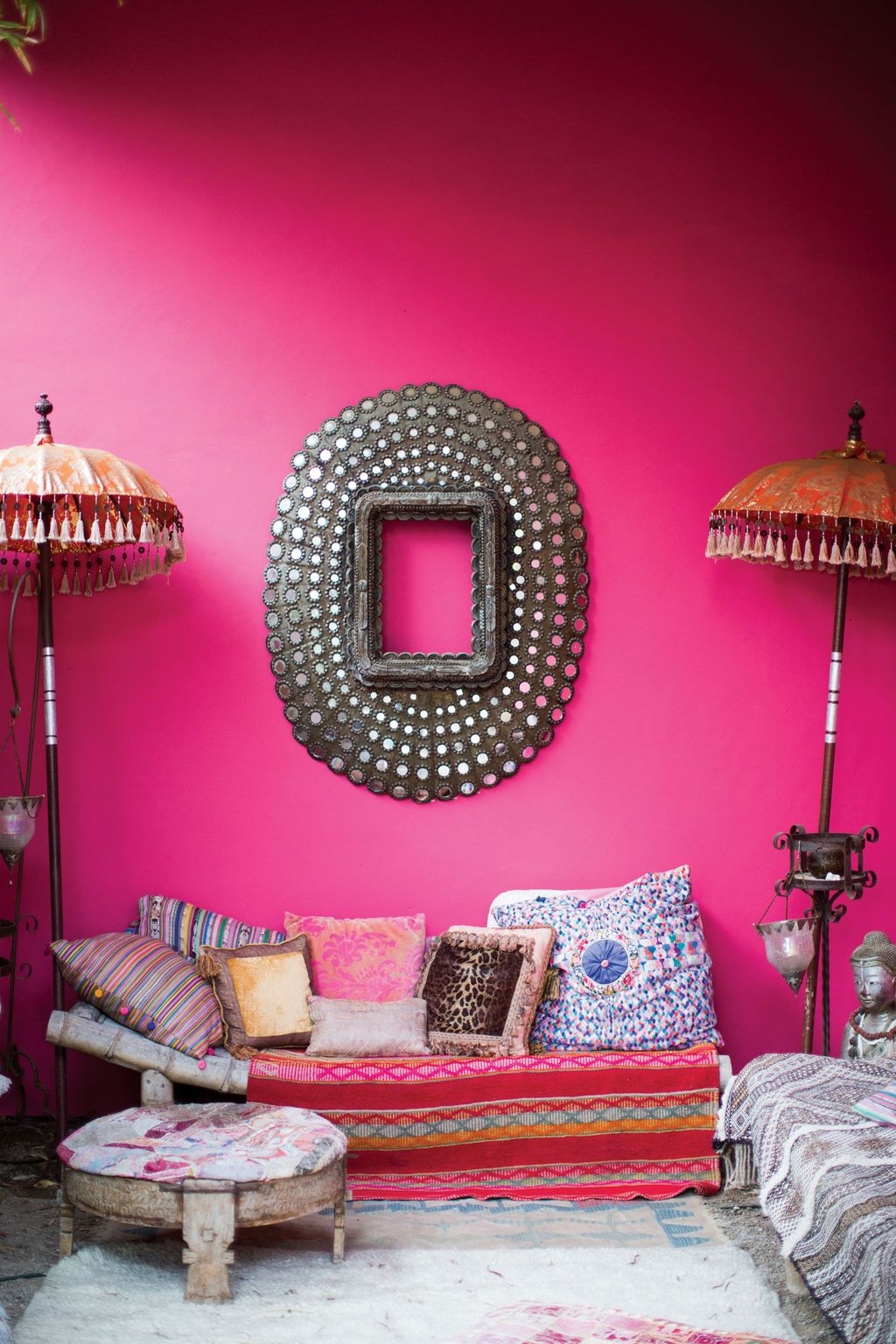 Best Ideas To Bring A Pop Of Bright Color Into Your Interior Design 49
