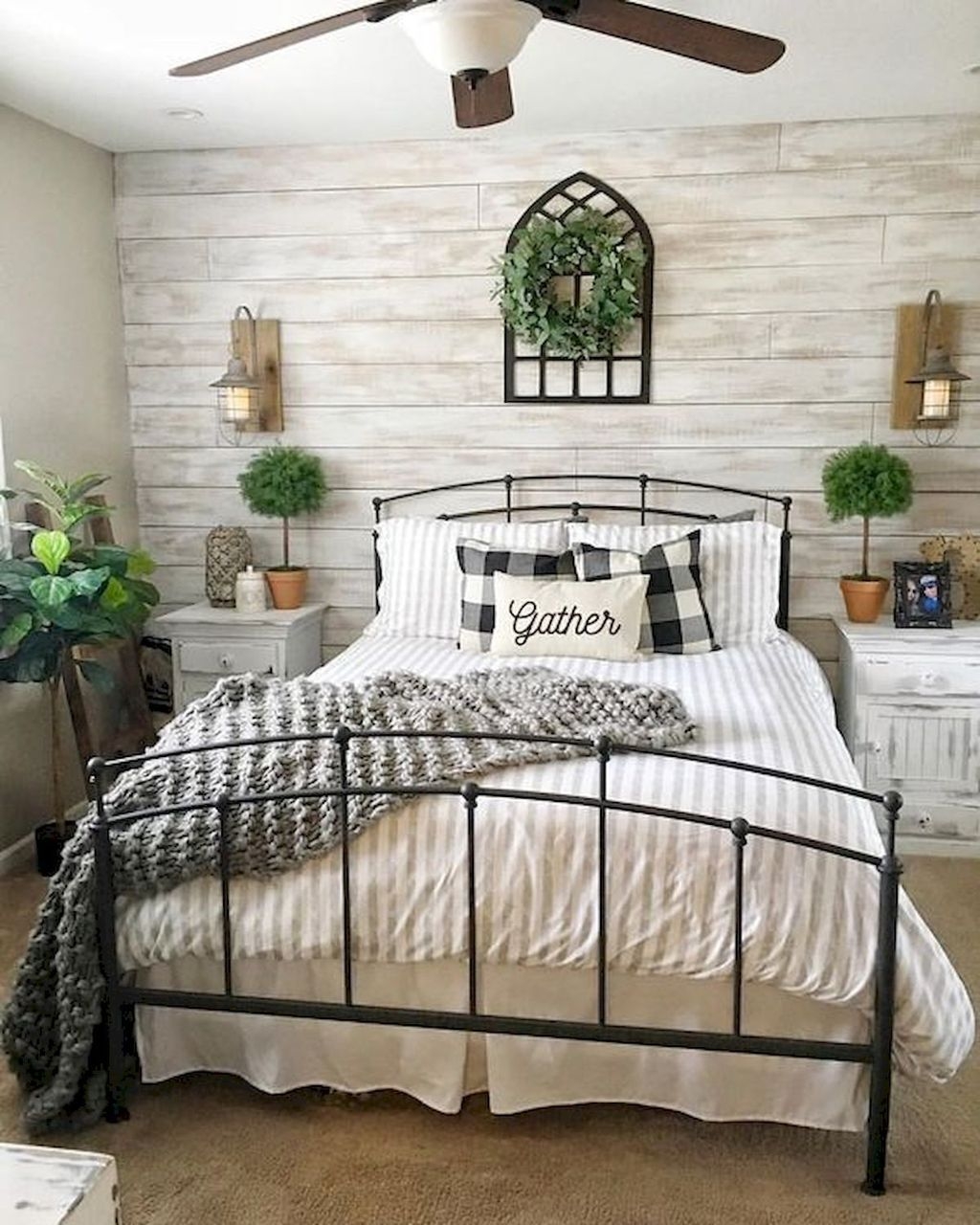Gorgeous Farmhouse Bedroom Remodel Ideas On A Budget 08