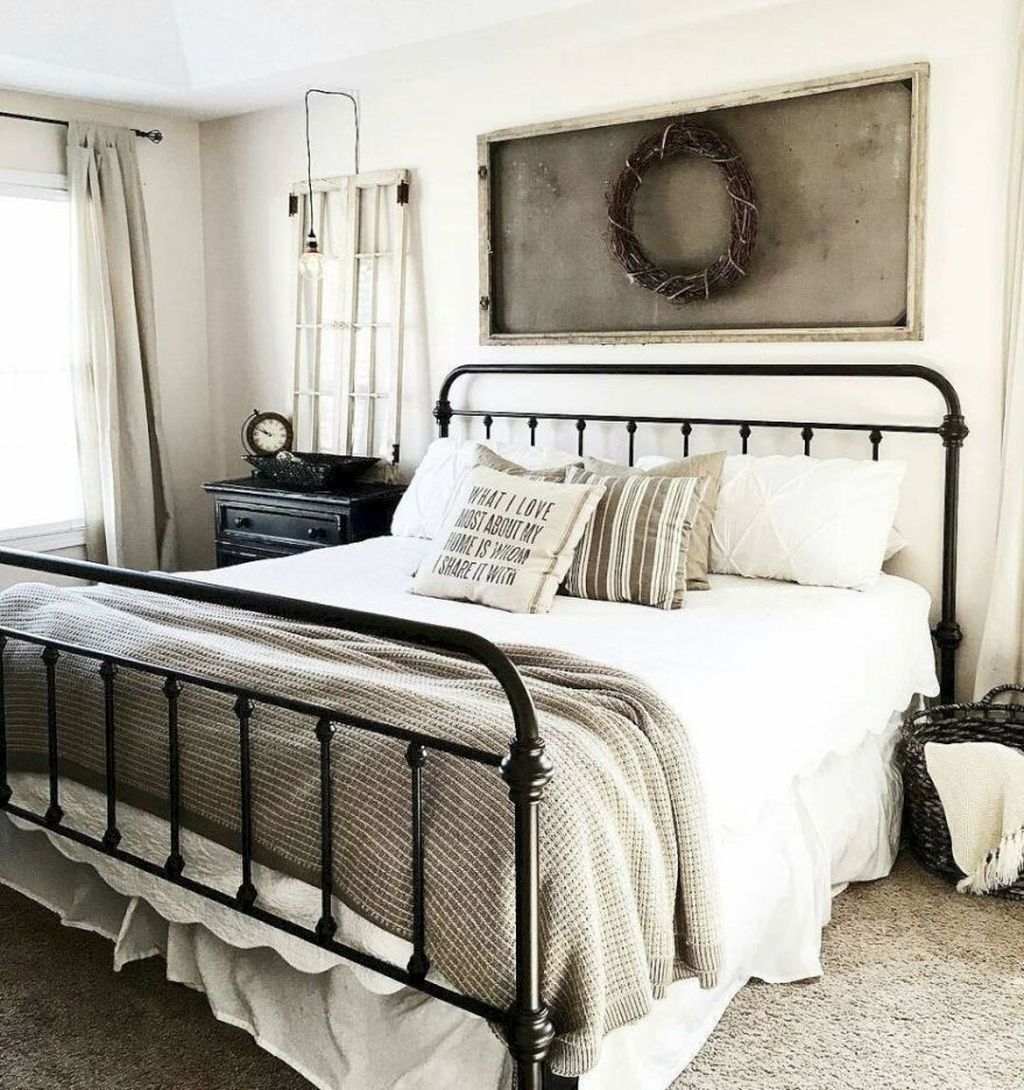 Gorgeous Farmhouse Bedroom Remodel Ideas On A Budget 22