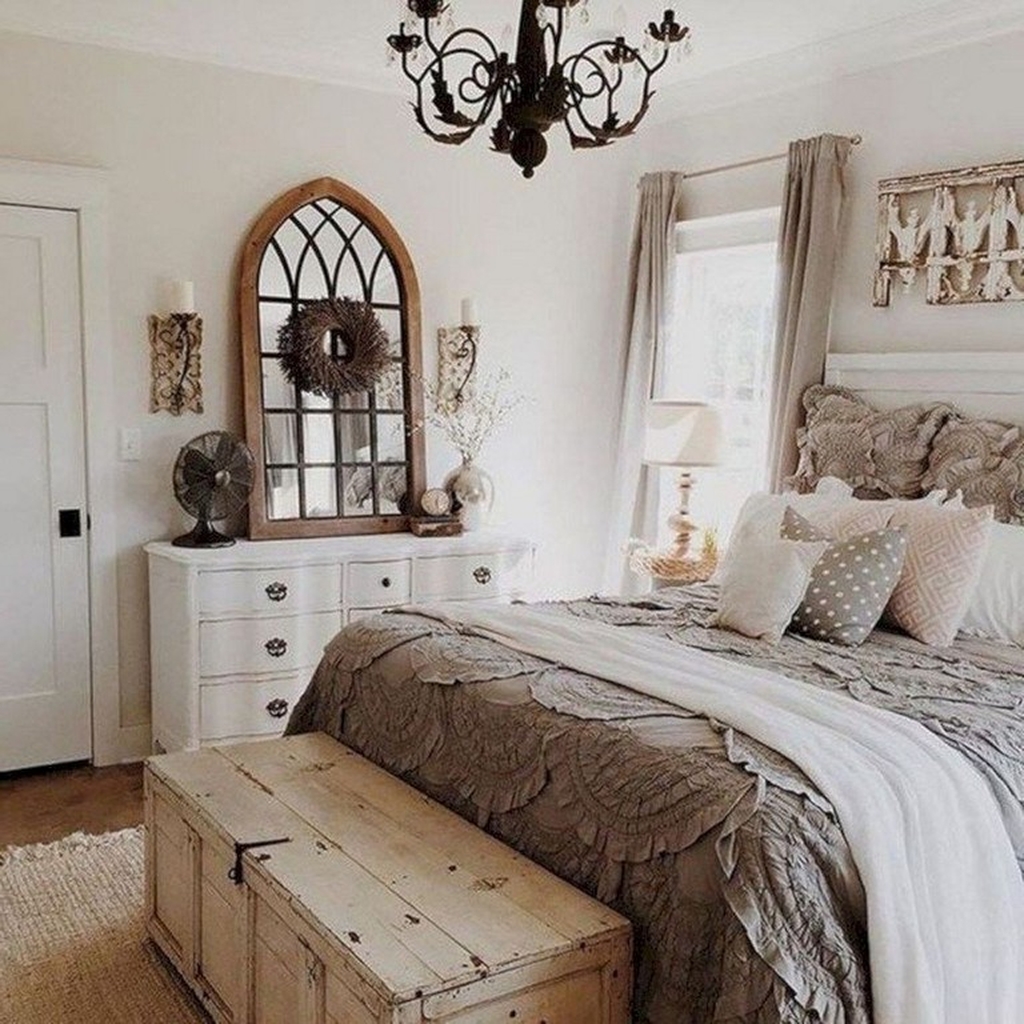 Gorgeous Farmhouse Bedroom Remodel Ideas On A Budget 31