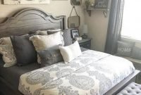 Gorgeous Farmhouse Bedroom Remodel Ideas On A Budget 39