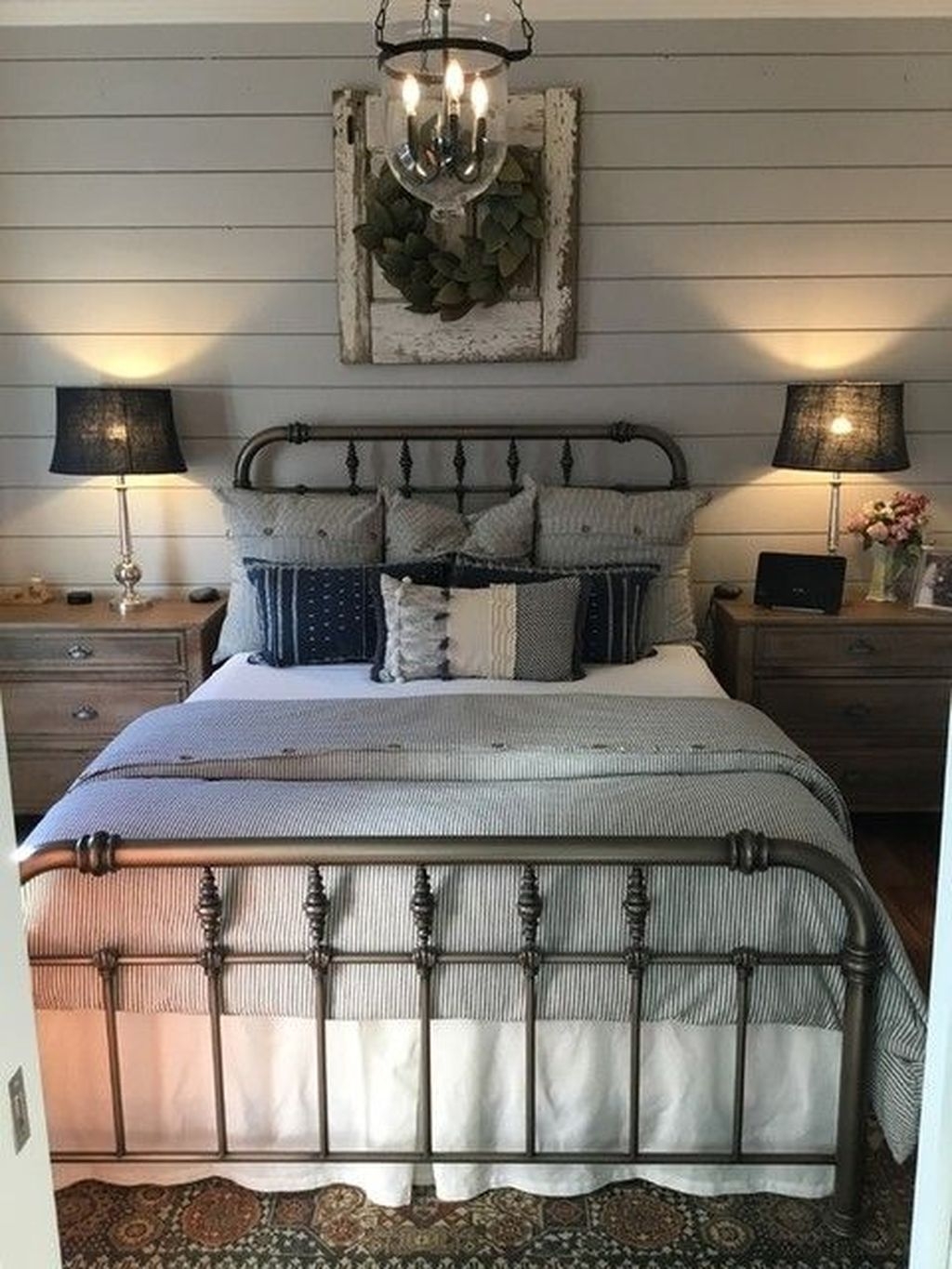 Gorgeous Farmhouse Bedroom Remodel Ideas On A Budget 46