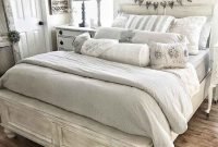 Modern Rustic Master Bedroom Design Ideas 38