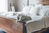 Modern Rustic Master Bedroom Design Ideas 45