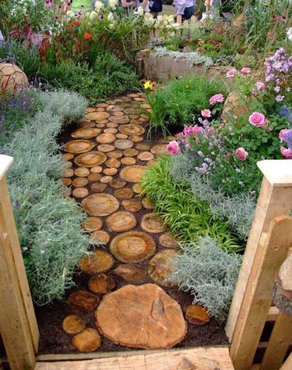 Newest Stepping Stone Pathway Ideas For Your Garden 20