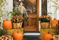 Perfect Fall Outdoor Decoration For Your Inspiration 05