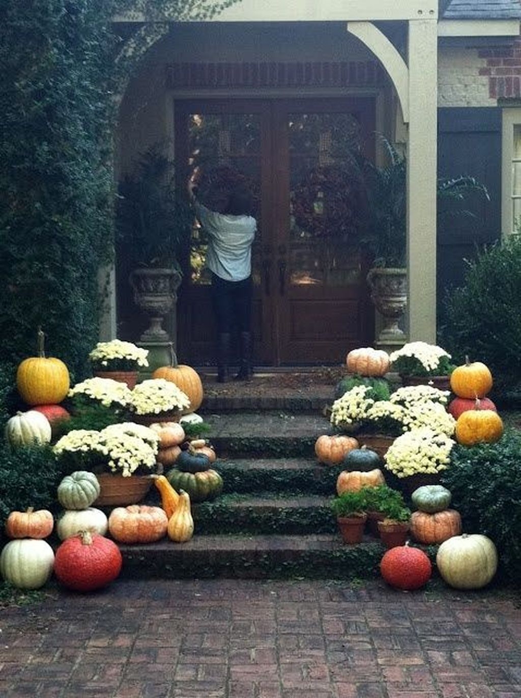 Perfect Fall Outdoor Decoration For Your Inspiration 25