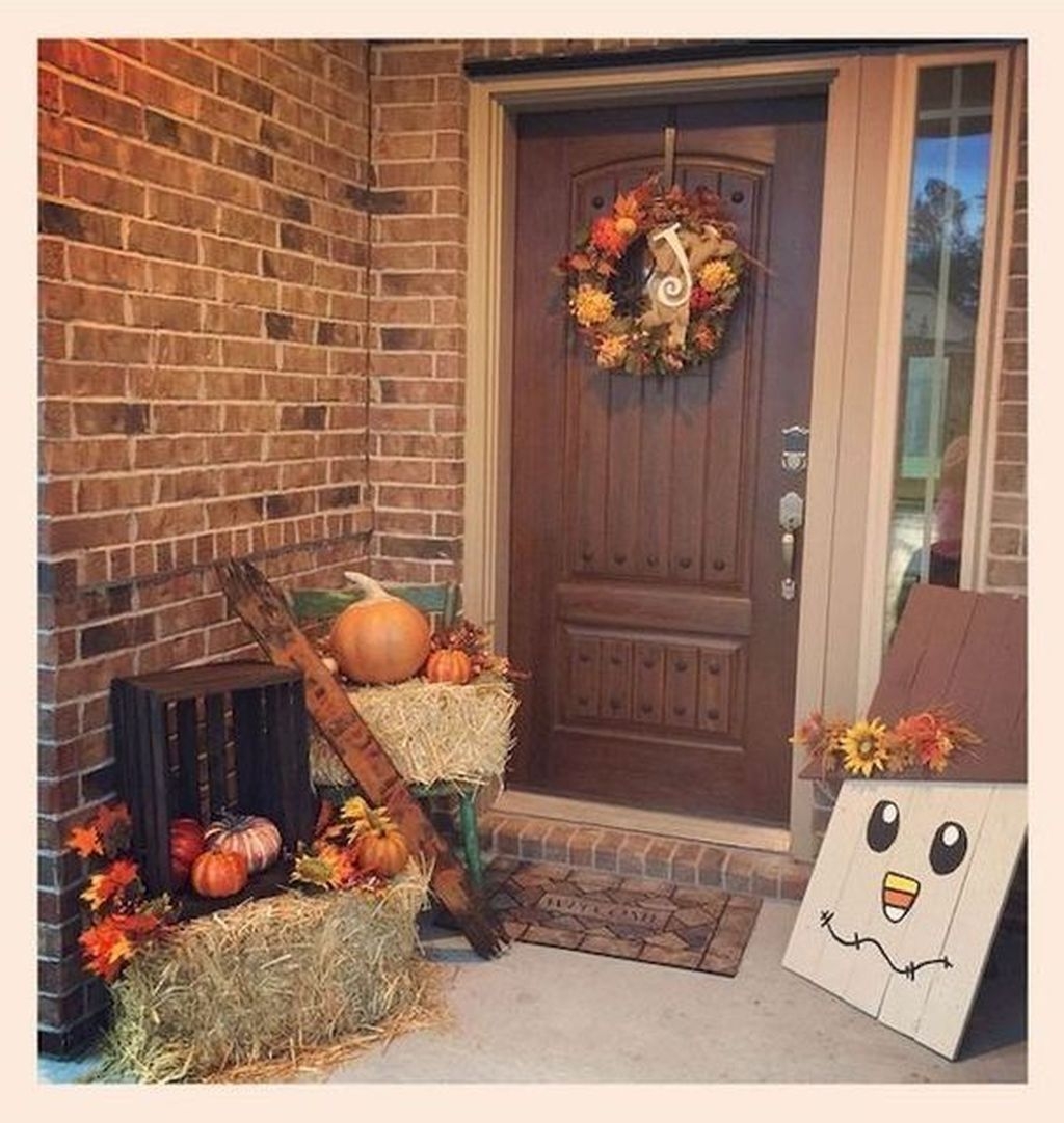 Perfect Fall Outdoor Decoration For Your Inspiration 28