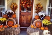 Perfect Fall Outdoor Decoration For Your Inspiration 34