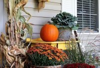 Perfect Fall Outdoor Decoration For Your Inspiration 37