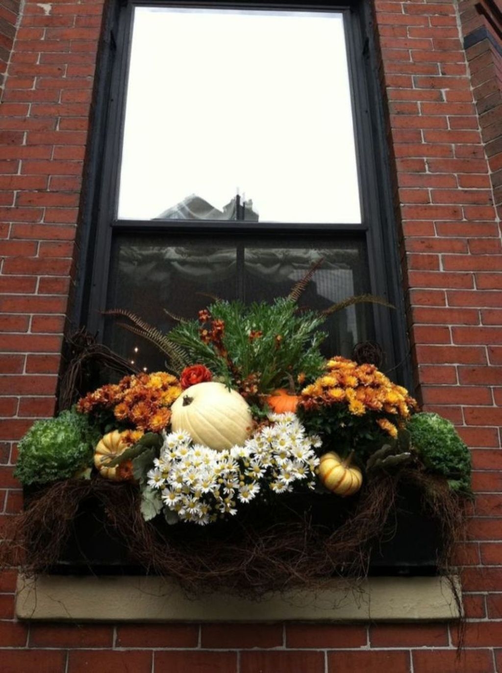 Perfect Fall Outdoor Decoration For Your Inspiration 39