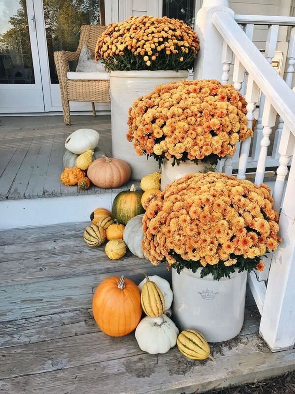 Perfect Fall Outdoor Decoration For Your Inspiration 43