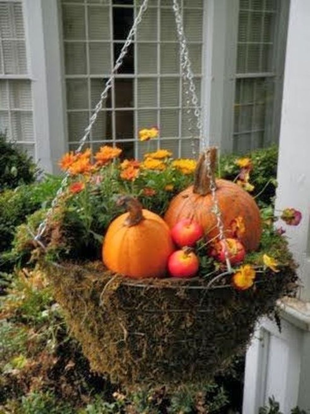 Perfect Fall Outdoor Decoration For Your Inspiration 46
