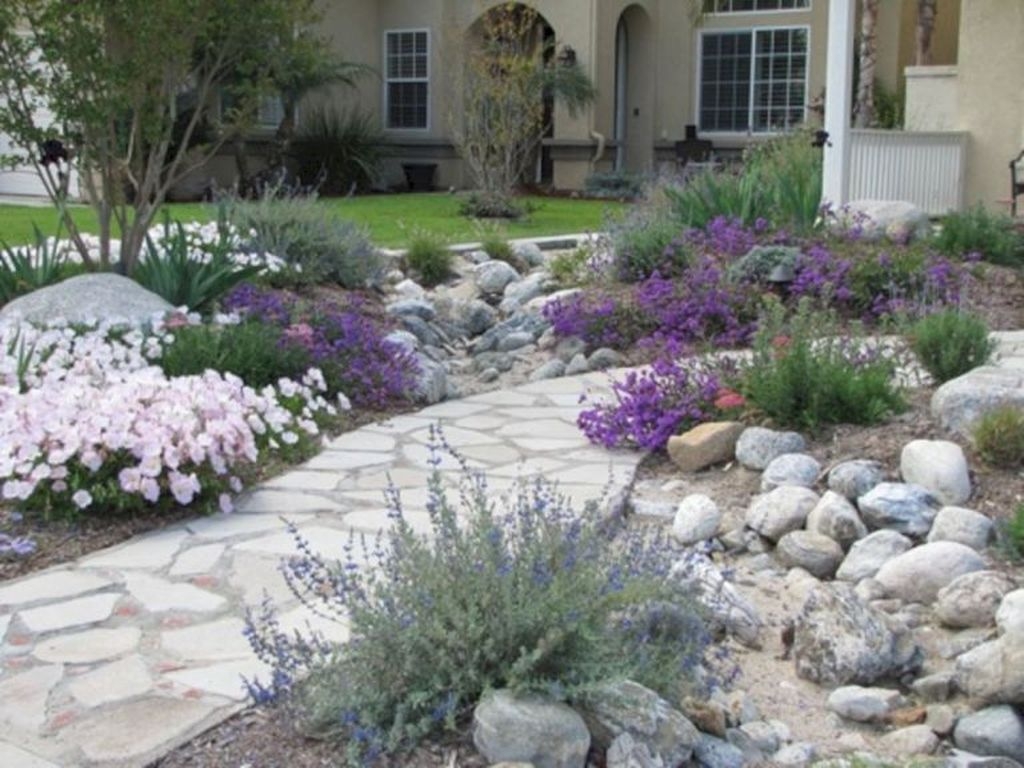 Popular Front Yard Landscaping Ideas With Porch 25