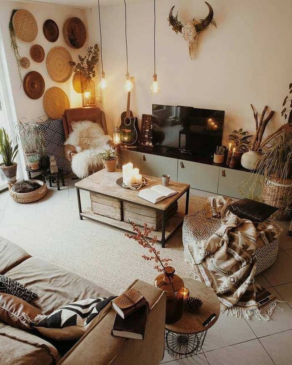 Rustic Living Room Decoration Ideas With Bohemian Style 40
