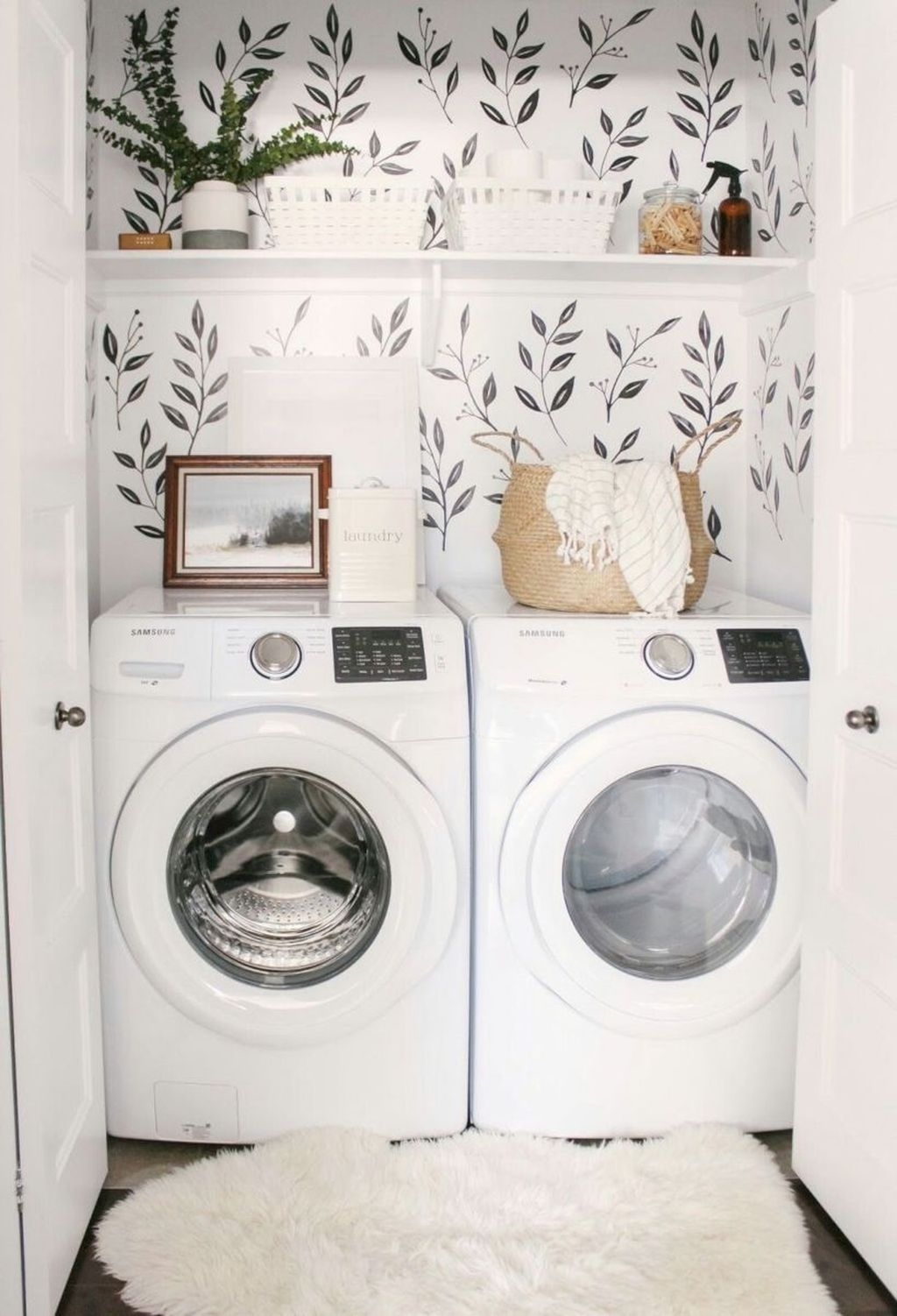 Stunning Small Laundry Room Design Ideas 06
