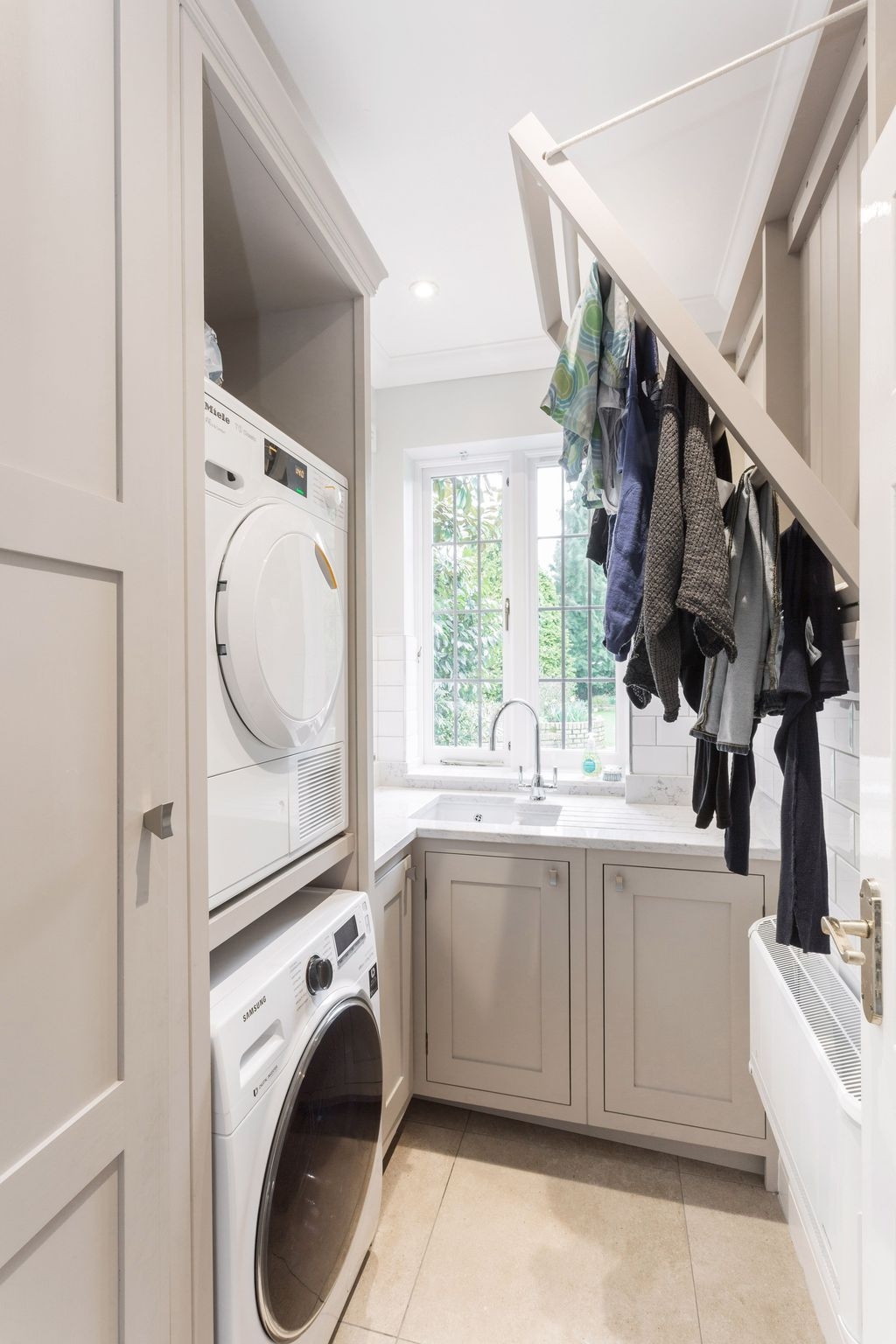 Stunning Small Laundry Room Design Ideas 25