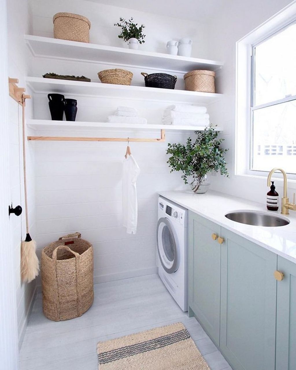 Stunning Small Laundry Room Design Ideas 36
