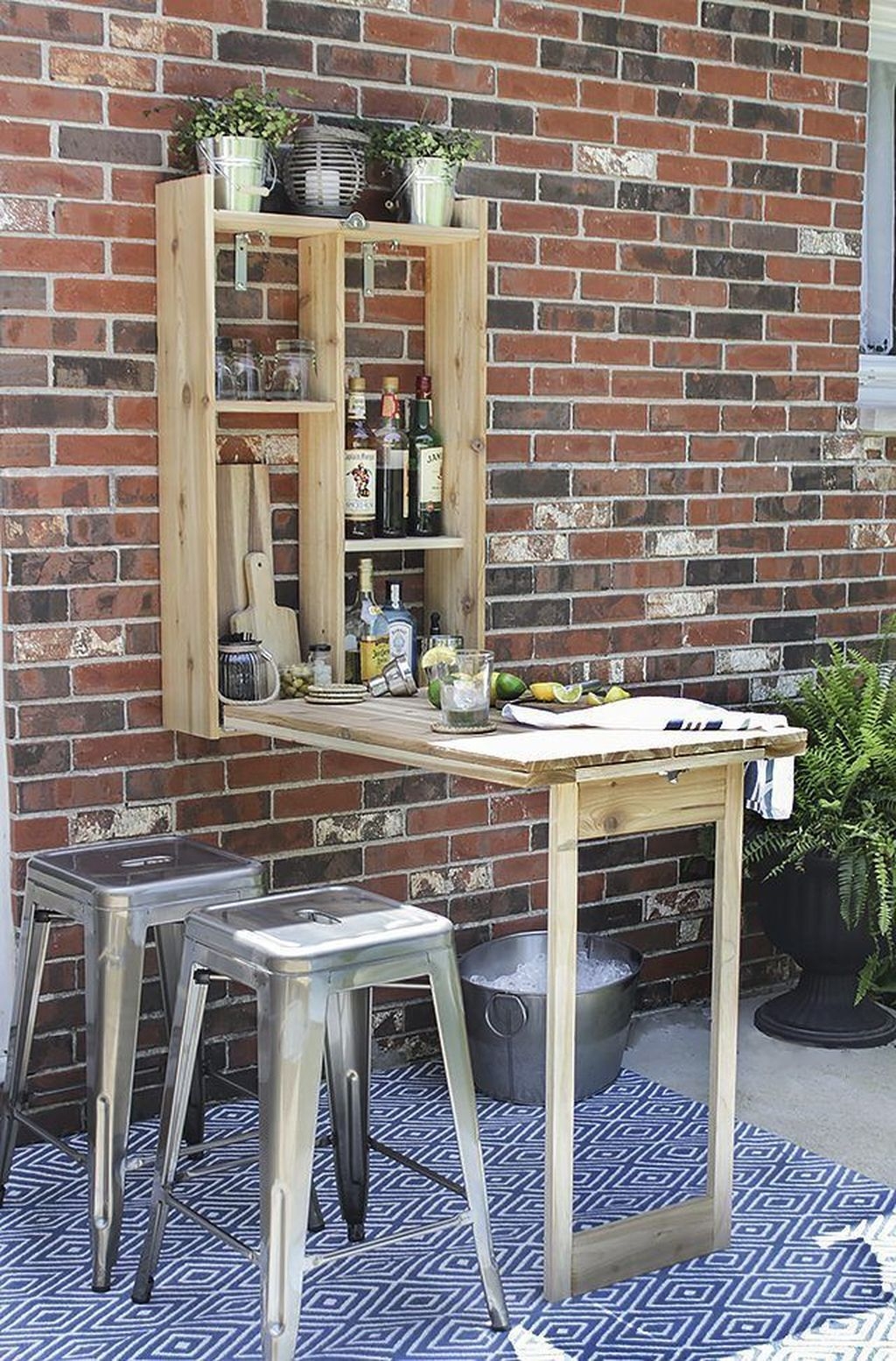 Unusual DIY Outdoor Bar Ideas On A Budget 27