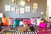 Adorable Colorful Pillow Ideas For Cozy Living Room 19