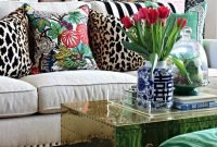 Adorable Colorful Pillow Ideas For Cozy Living Room 26